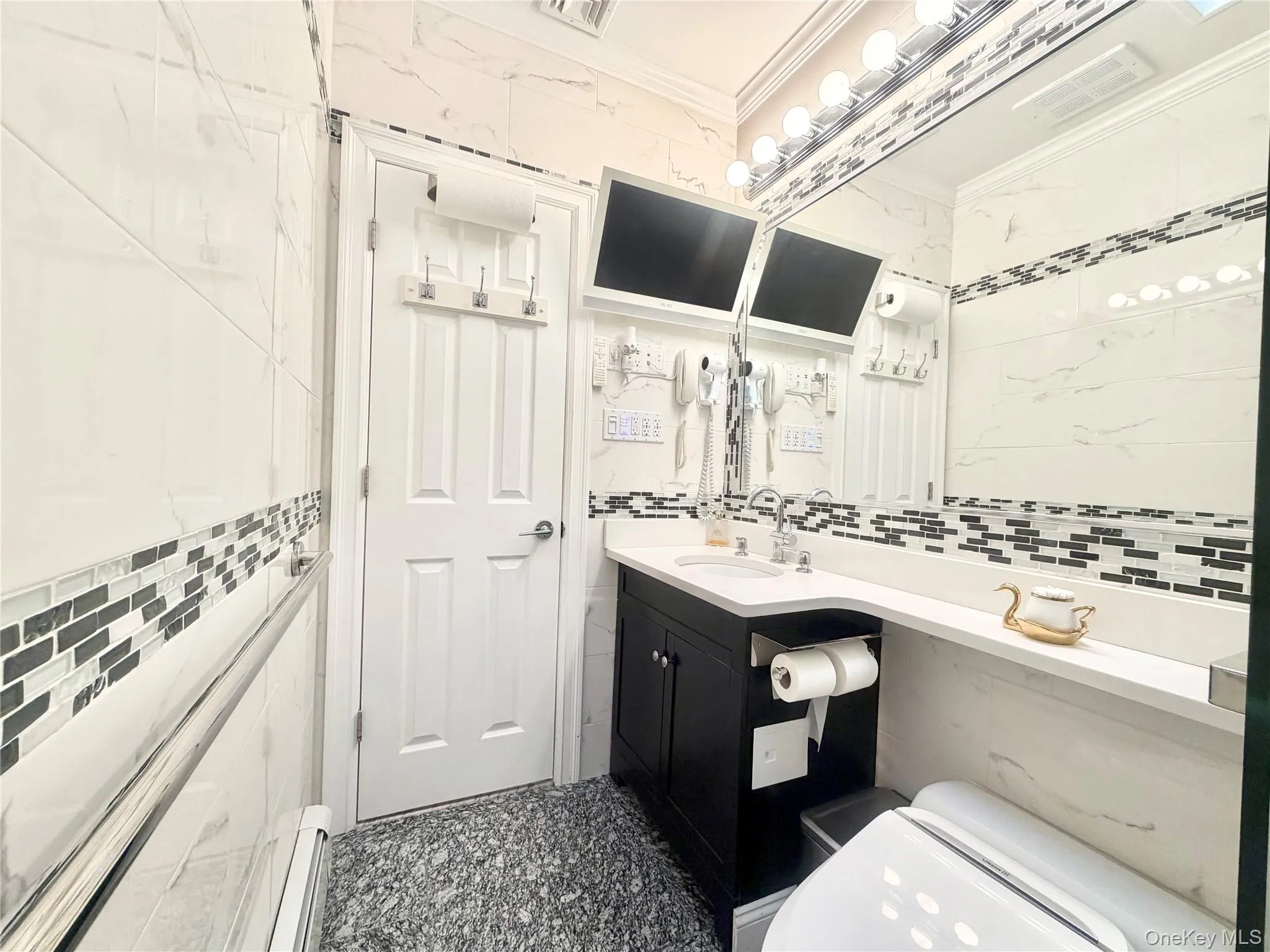 198 Jericho Turnpike, Hempstead, NY, 2 Bedrooms Bedrooms, 4 Rooms Rooms,1 BathroomBathrooms,Residential Lease,For Rent,Jericho,0,1028224 198 Jericho Turnpike, Hempstead, NY, 2 Bedrooms Bedrooms, 4 Rooms Rooms,1 BathroomBathrooms,Residential Lease,For Rent,Jericho,0,1028224