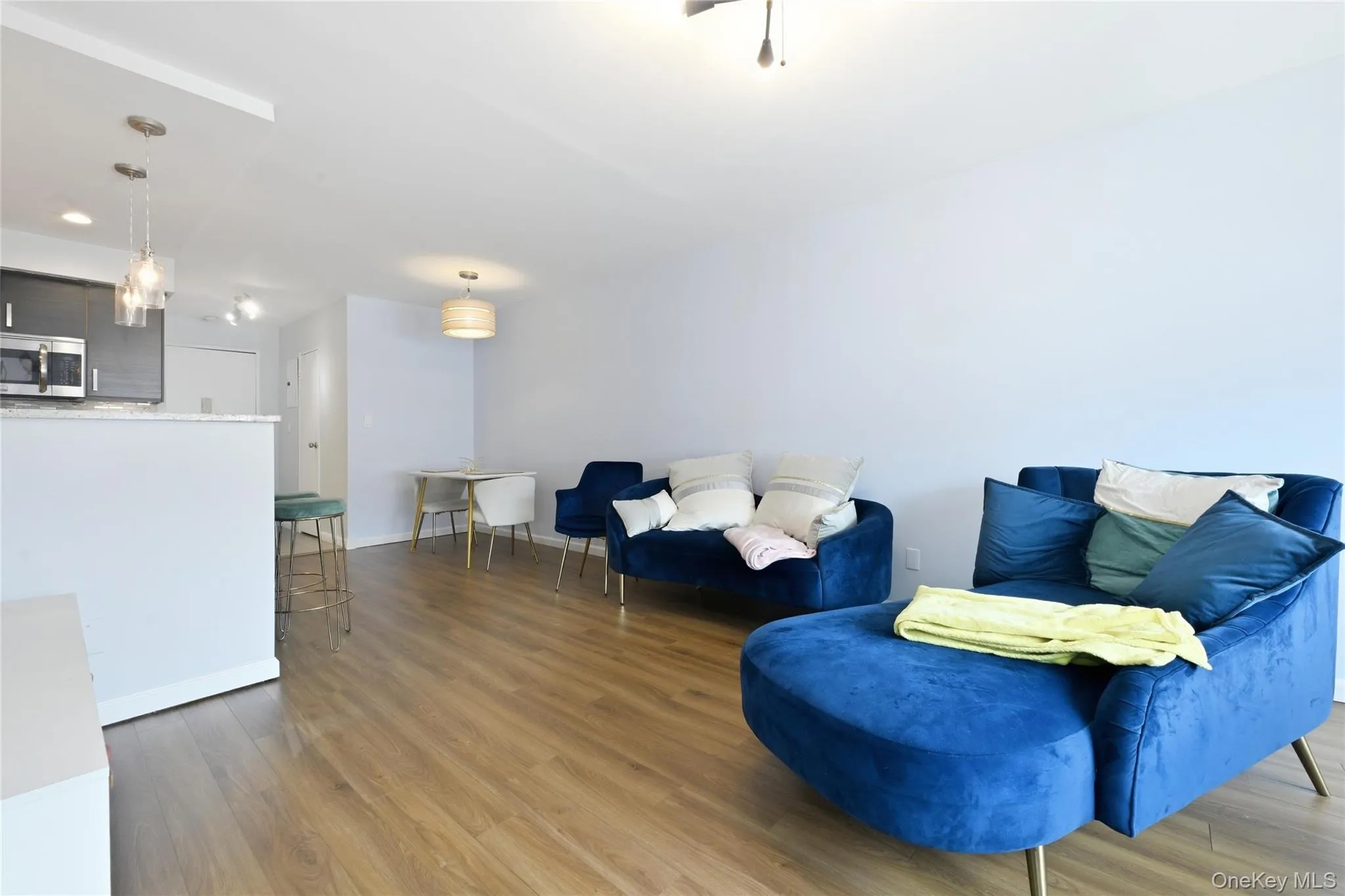 700 Shore Road, Long Beach, NY, 3 Rooms Rooms,1 BathroomBathrooms,Residential,For Rent,Shore,0,1028230 700 Shore Road, Long Beach, NY, 3 Rooms Rooms,1 BathroomBathrooms,Residential,For Rent,Shore,0,1028230