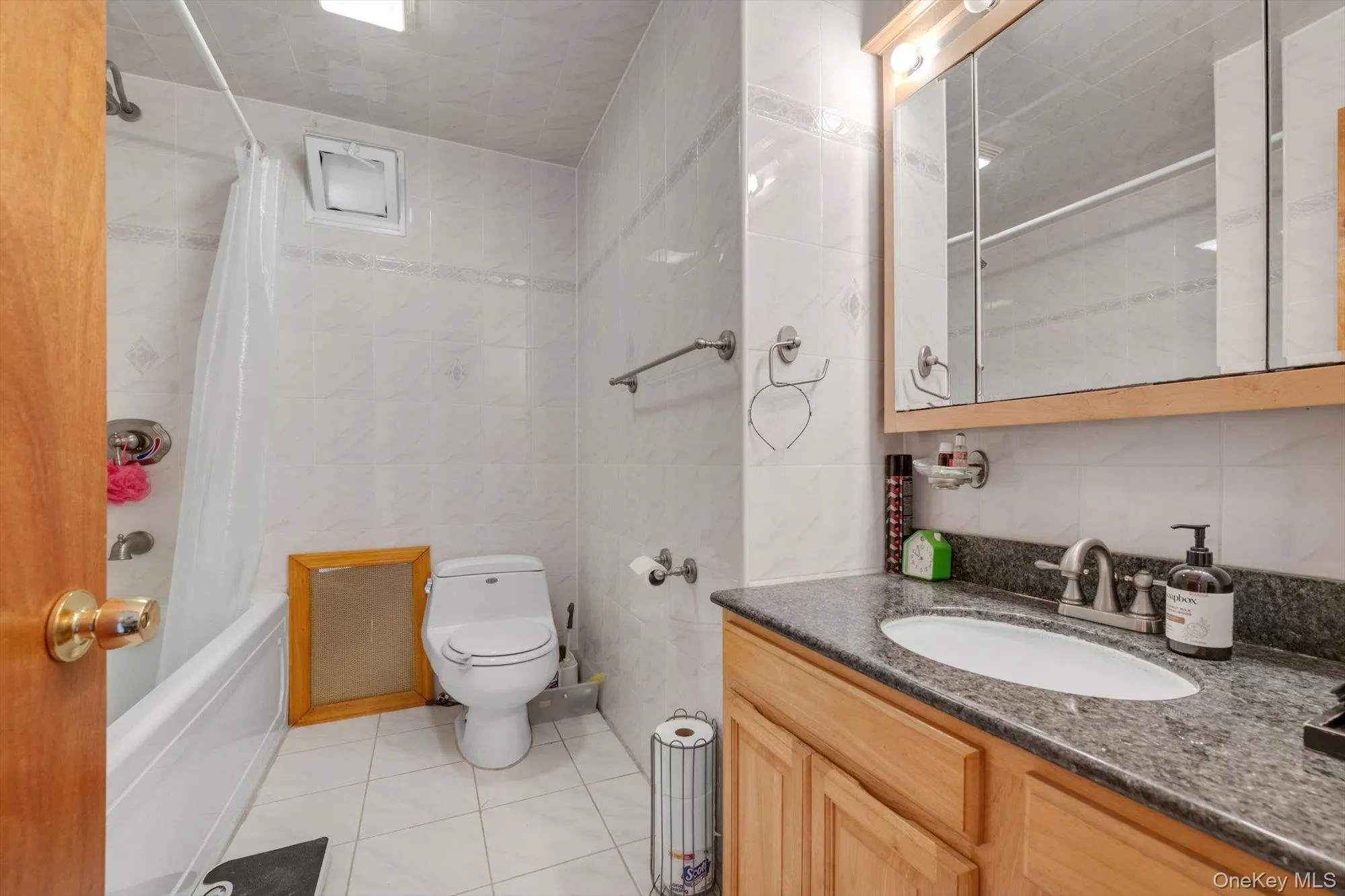 5011 175th Street, New York, NY, 3 Bedrooms Bedrooms, 6 Rooms Rooms,3 BathroomsBathrooms,Residential,For Rent,175th,0,1028235 5011 175th Street, New York, NY, 3 Bedrooms Bedrooms, 6 Rooms Rooms,3 BathroomsBathrooms,Residential,For Rent,175th,0,1028235
