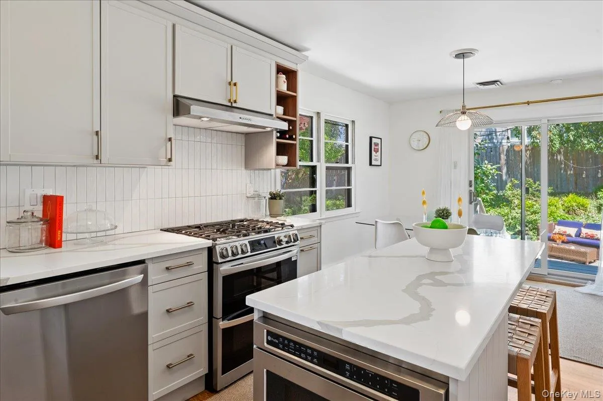 12 Livingston Avenue, Greenburgh, NY, 3 Bedrooms Bedrooms, 6 Rooms Rooms,2 BathroomsBathrooms,Residential,For Rent,Livingston,0,1028239 12 Livingston Avenue, Greenburgh, NY, 3 Bedrooms Bedrooms, 6 Rooms Rooms,2 BathroomsBathrooms,Residential,For Rent,Livingston,0,1028239