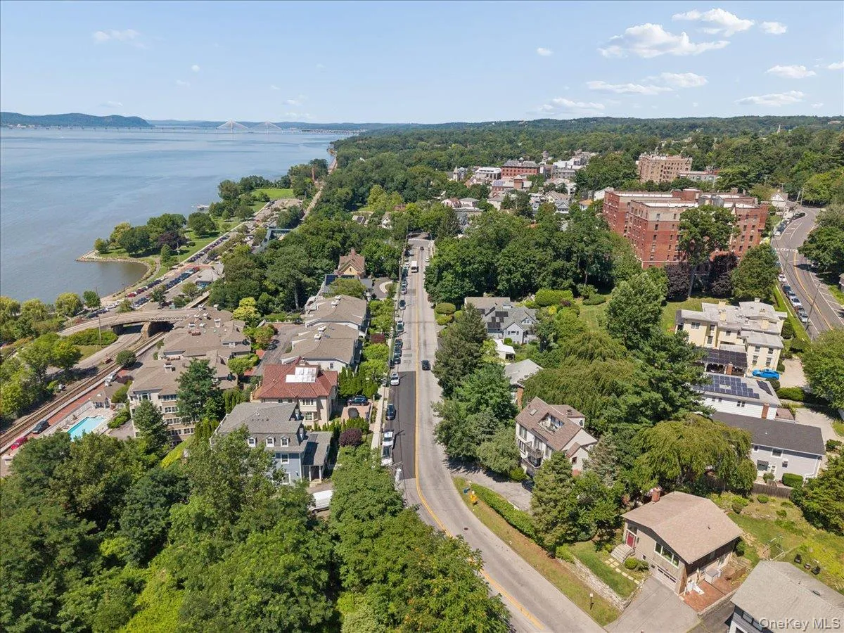 12 Livingston Avenue, Greenburgh, NY, 3 Bedrooms Bedrooms, 6 Rooms Rooms,2 BathroomsBathrooms,Residential,For Rent,Livingston,0,1028239 12 Livingston Avenue, Greenburgh, NY, 3 Bedrooms Bedrooms, 6 Rooms Rooms,2 BathroomsBathrooms,Residential,For Rent,Livingston,0,1028239