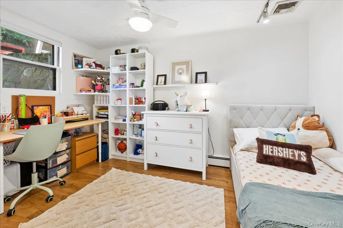 12 Livingston Avenue, Greenburgh, NY, 3 Bedrooms Bedrooms, 6 Rooms Rooms,2 BathroomsBathrooms,Residential,For Rent,Livingston,0,1028239 12 Livingston Avenue, Greenburgh, NY, 3 Bedrooms Bedrooms, 6 Rooms Rooms,2 BathroomsBathrooms,Residential,For Rent,Livingston,0,1028239
