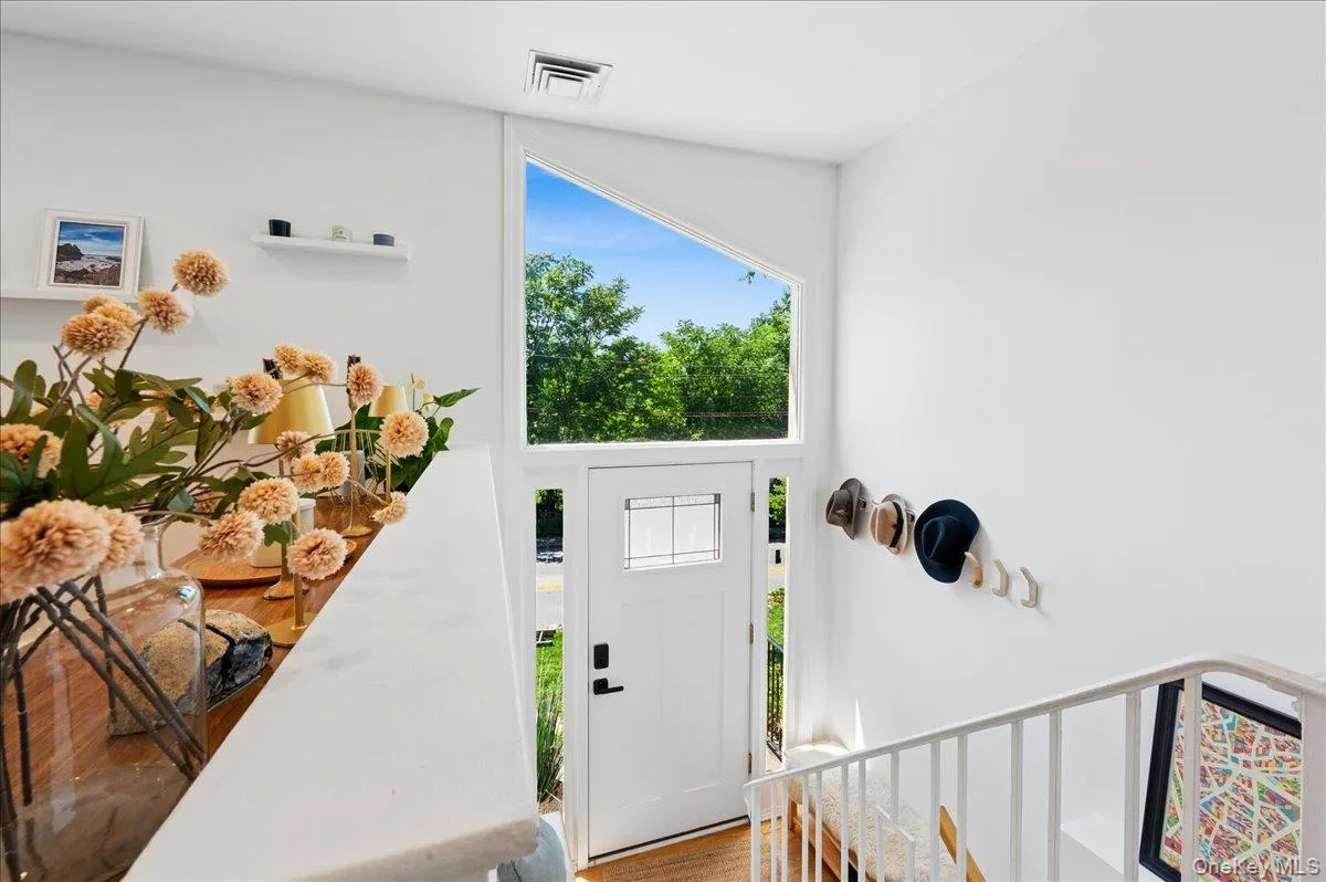 12 Livingston Avenue, Greenburgh, NY, 3 Bedrooms Bedrooms, 6 Rooms Rooms,2 BathroomsBathrooms,Residential,For Rent,Livingston,0,1028239 12 Livingston Avenue, Greenburgh, NY, 3 Bedrooms Bedrooms, 6 Rooms Rooms,2 BathroomsBathrooms,Residential,For Rent,Livingston,0,1028239