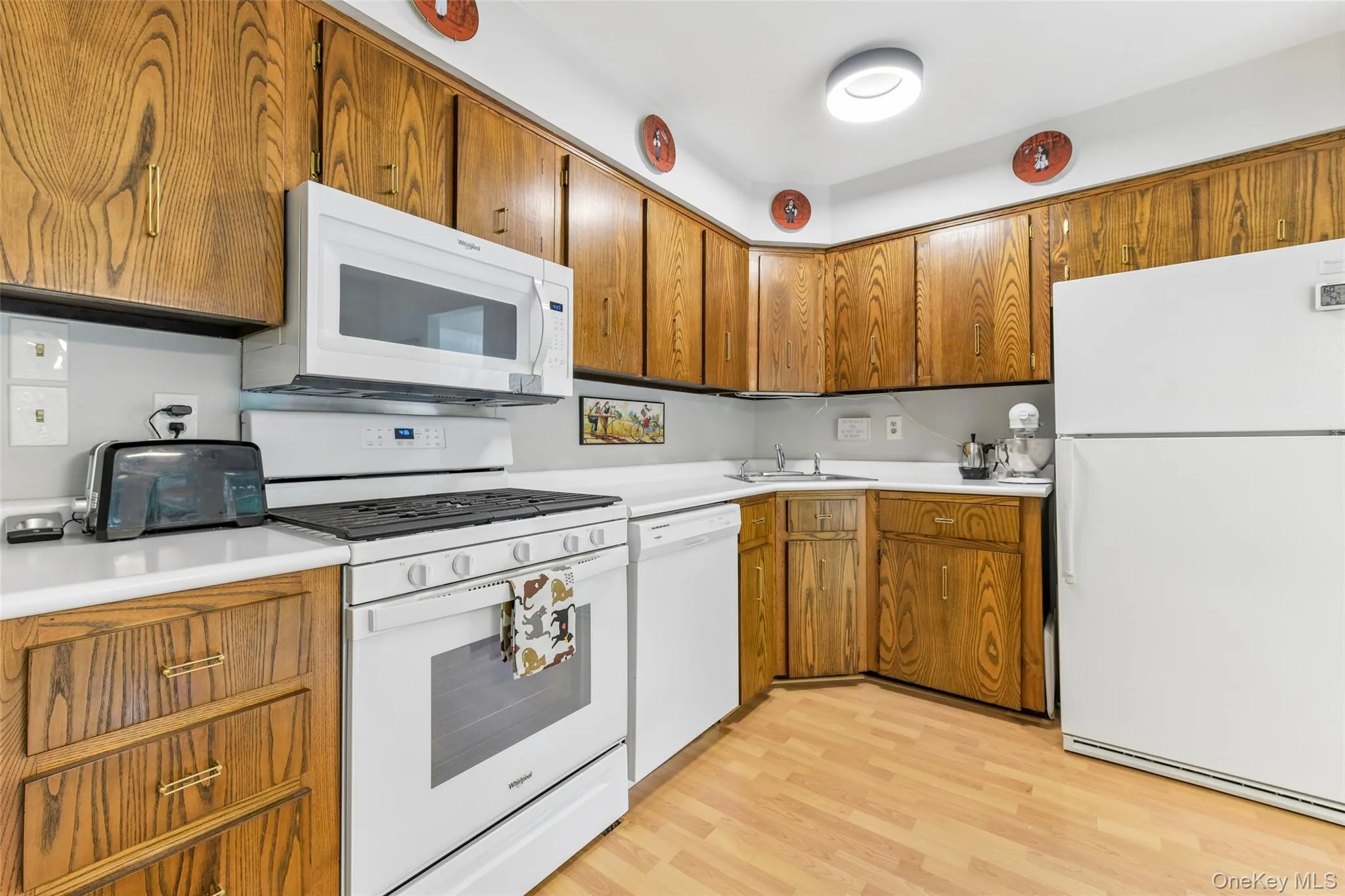 14 Mont Avenue, Huntington, NY, 4 Bedrooms Bedrooms, 9 Rooms Rooms,2 BathroomsBathrooms,Residential,For Rent,Mont,0,1028241 14 Mont Avenue, Huntington, NY, 4 Bedrooms Bedrooms, 9 Rooms Rooms,2 BathroomsBathrooms,Residential,For Rent,Mont,0,1028241