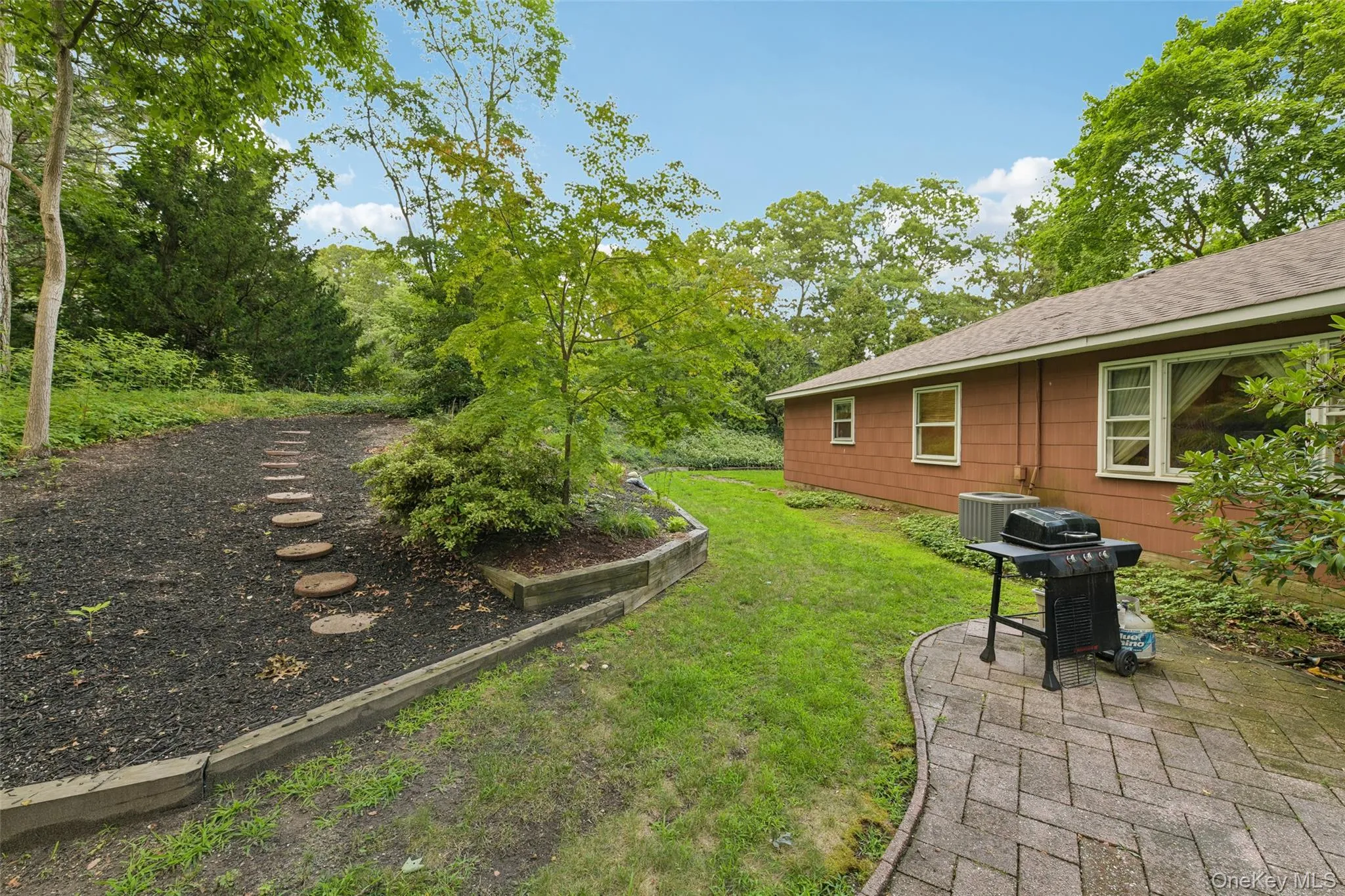 14 Mont Avenue, Huntington, NY, 4 Bedrooms Bedrooms, 9 Rooms Rooms,2 BathroomsBathrooms,Residential,For Rent,Mont,0,1028241 14 Mont Avenue, Huntington, NY, 4 Bedrooms Bedrooms, 9 Rooms Rooms,2 BathroomsBathrooms,Residential,For Rent,Mont,0,1028241