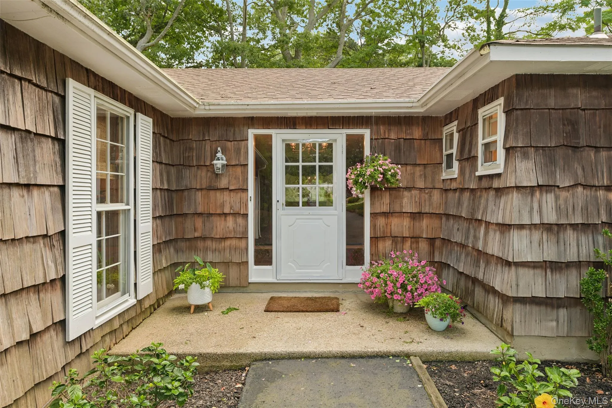 14 Mont Avenue, Huntington, NY, 4 Bedrooms Bedrooms, 9 Rooms Rooms,2 BathroomsBathrooms,Residential,For Rent,Mont,0,1028241 14 Mont Avenue, Huntington, NY, 4 Bedrooms Bedrooms, 9 Rooms Rooms,2 BathroomsBathrooms,Residential,For Rent,Mont,0,1028241
