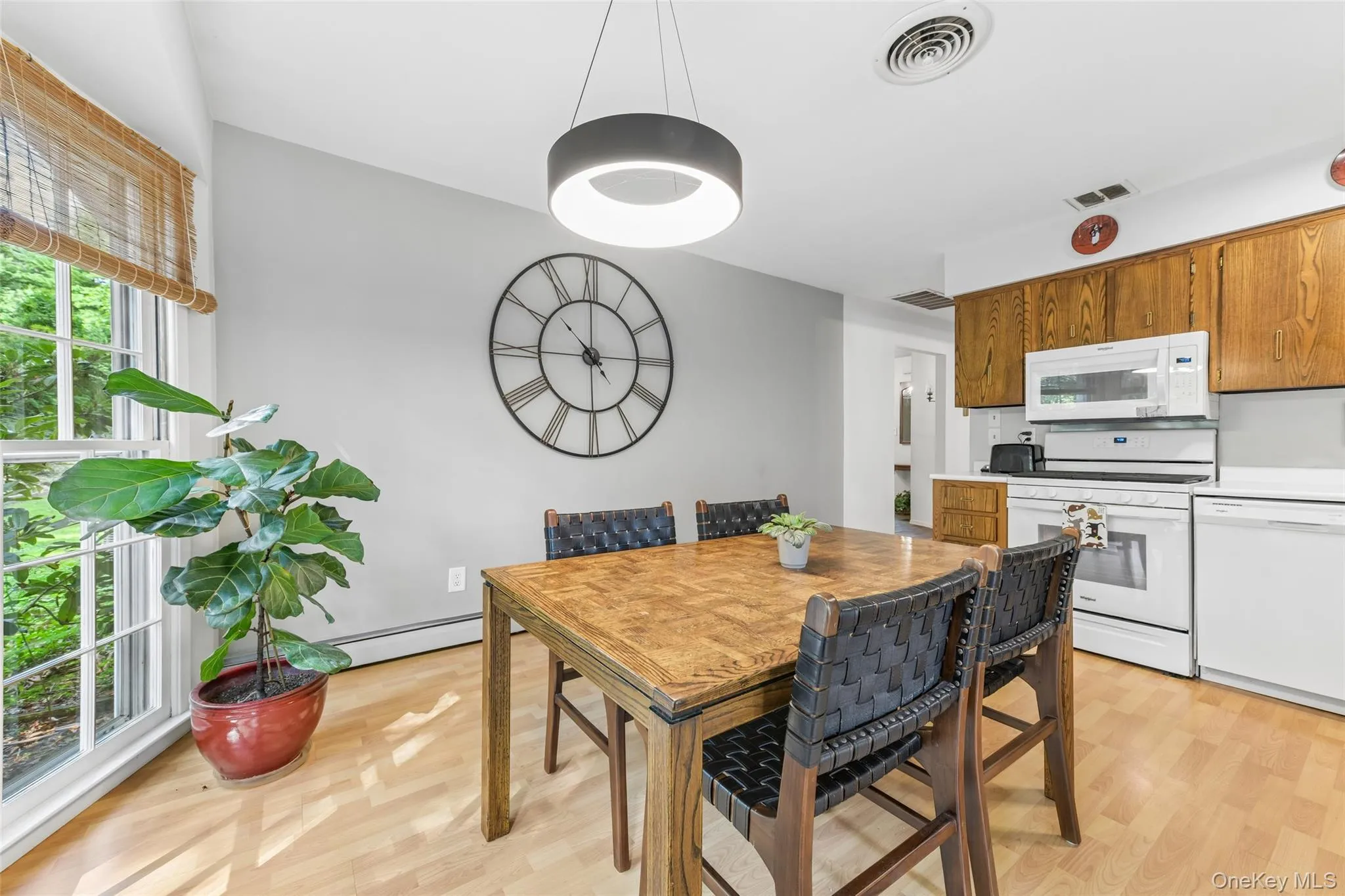 14 Mont Avenue, Huntington, NY, 4 Bedrooms Bedrooms, 9 Rooms Rooms,2 BathroomsBathrooms,Residential,For Rent,Mont,0,1028241 14 Mont Avenue, Huntington, NY, 4 Bedrooms Bedrooms, 9 Rooms Rooms,2 BathroomsBathrooms,Residential,For Rent,Mont,0,1028241