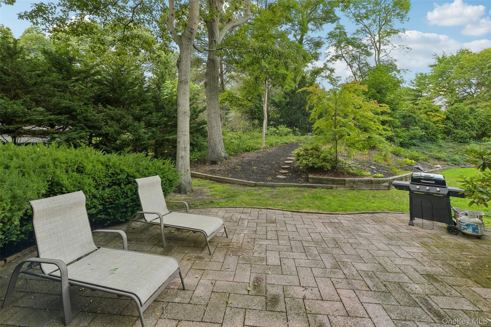 14 Mont Avenue, Huntington, NY, 4 Bedrooms Bedrooms, 9 Rooms Rooms,2 BathroomsBathrooms,Residential,For Rent,Mont,0,1028241 14 Mont Avenue, Huntington, NY, 4 Bedrooms Bedrooms, 9 Rooms Rooms,2 BathroomsBathrooms,Residential,For Rent,Mont,0,1028241