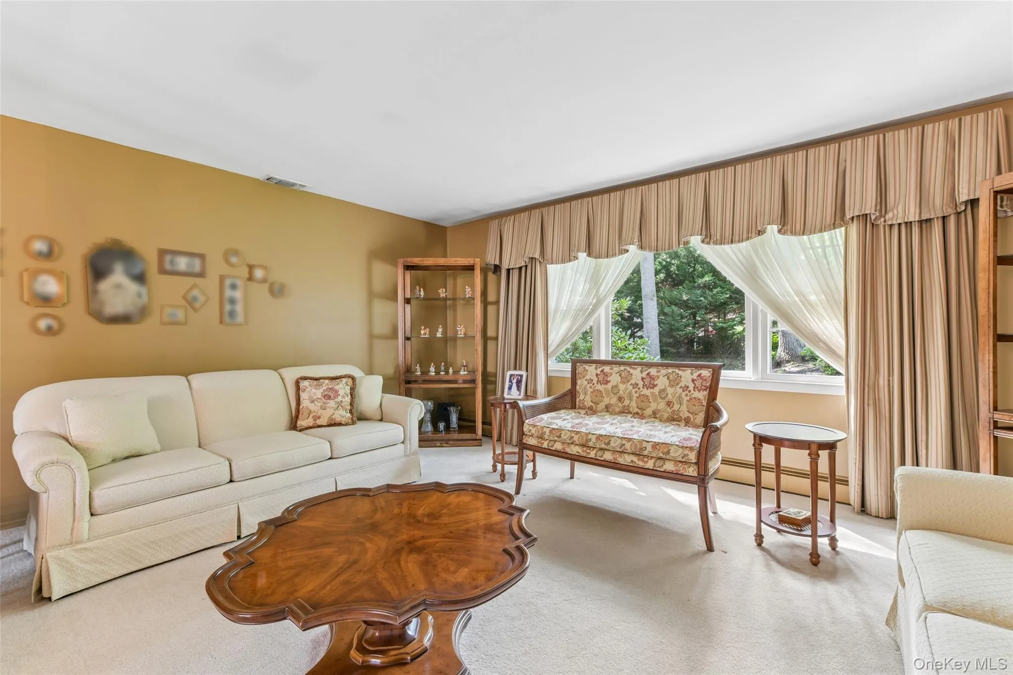 14 Mont Avenue, Huntington, NY, 4 Bedrooms Bedrooms, 9 Rooms Rooms,2 BathroomsBathrooms,Residential,For Rent,Mont,0,1028241 14 Mont Avenue, Huntington, NY, 4 Bedrooms Bedrooms, 9 Rooms Rooms,2 BathroomsBathrooms,Residential,For Rent,Mont,0,1028241