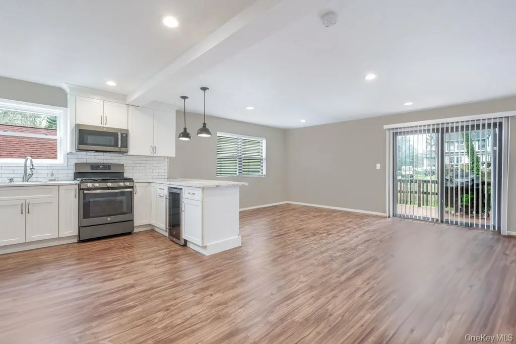 48 Lincoln Place, Ossining, NY, 3 Bedrooms Bedrooms, 6 Rooms Rooms,2 BathroomsBathrooms,Residential Lease,For Rent,Lincoln,0,1028255 48 Lincoln Place, Ossining, NY, 3 Bedrooms Bedrooms, 6 Rooms Rooms,2 BathroomsBathrooms,Residential Lease,For Rent,Lincoln,0,1028255