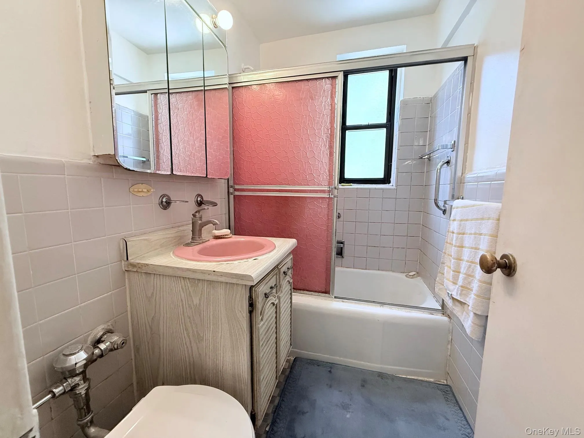83-25 98th Street, New York, NY, 2 Bedrooms Bedrooms, 5 Rooms Rooms,1 BathroomBathrooms,Residential,For Rent,98th,0,1028263 83-25 98th Street, New York, NY, 2 Bedrooms Bedrooms, 5 Rooms Rooms,1 BathroomBathrooms,Residential,For Rent,98th,0,1028263