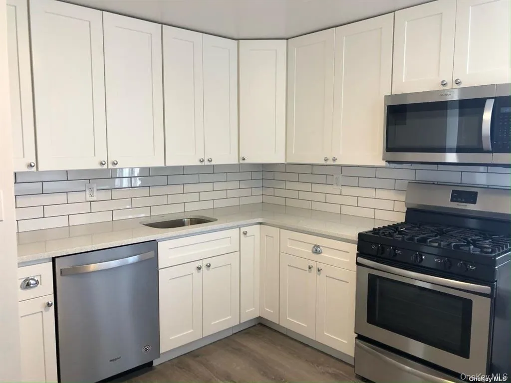 53 Haven Avenue, North Hempstead, NY, 2 Bedrooms Bedrooms, 4 Rooms Rooms,1 BathroomBathrooms,Residential Lease,For Rent,Haven,0,1028271 53 Haven Avenue, North Hempstead, NY, 2 Bedrooms Bedrooms, 4 Rooms Rooms,1 BathroomBathrooms,Residential Lease,For Rent,Haven,0,1028271