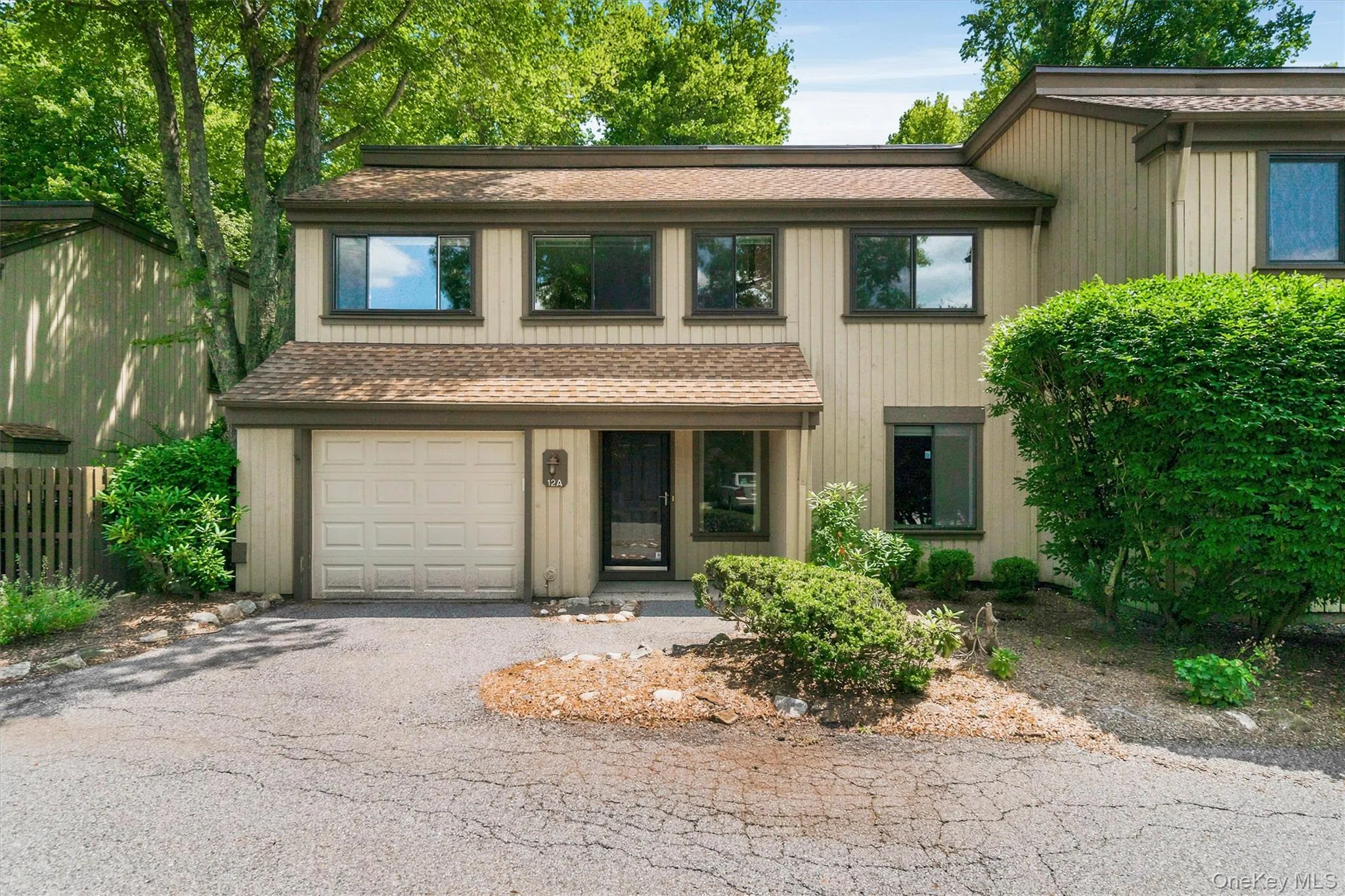 12 Heritage Hills, Somers, NY, 2 Bedrooms Bedrooms, 6 Rooms Rooms,2 BathroomsBathrooms,Residential,For Rent,Heritage,0,1028275 12 Heritage Hills, Somers, NY, 2 Bedrooms Bedrooms, 6 Rooms Rooms,2 BathroomsBathrooms,Residential,For Rent,Heritage,0,1028275