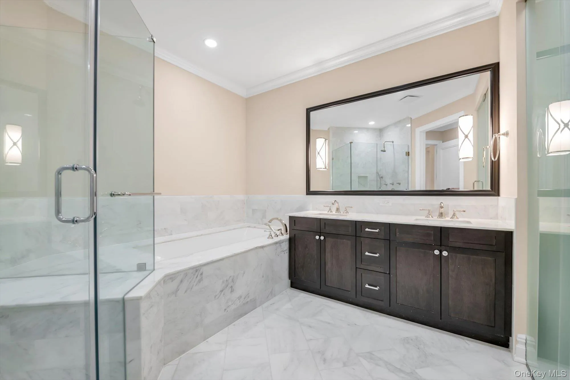 3000 Royal Court, North Hempstead, NY, 2 Bedrooms Bedrooms, 6 Rooms Rooms,2 BathroomsBathrooms,Residential,For Rent,Royal,0,1028278 3000 Royal Court, North Hempstead, NY, 2 Bedrooms Bedrooms, 6 Rooms Rooms,2 BathroomsBathrooms,Residential,For Rent,Royal,0,1028278