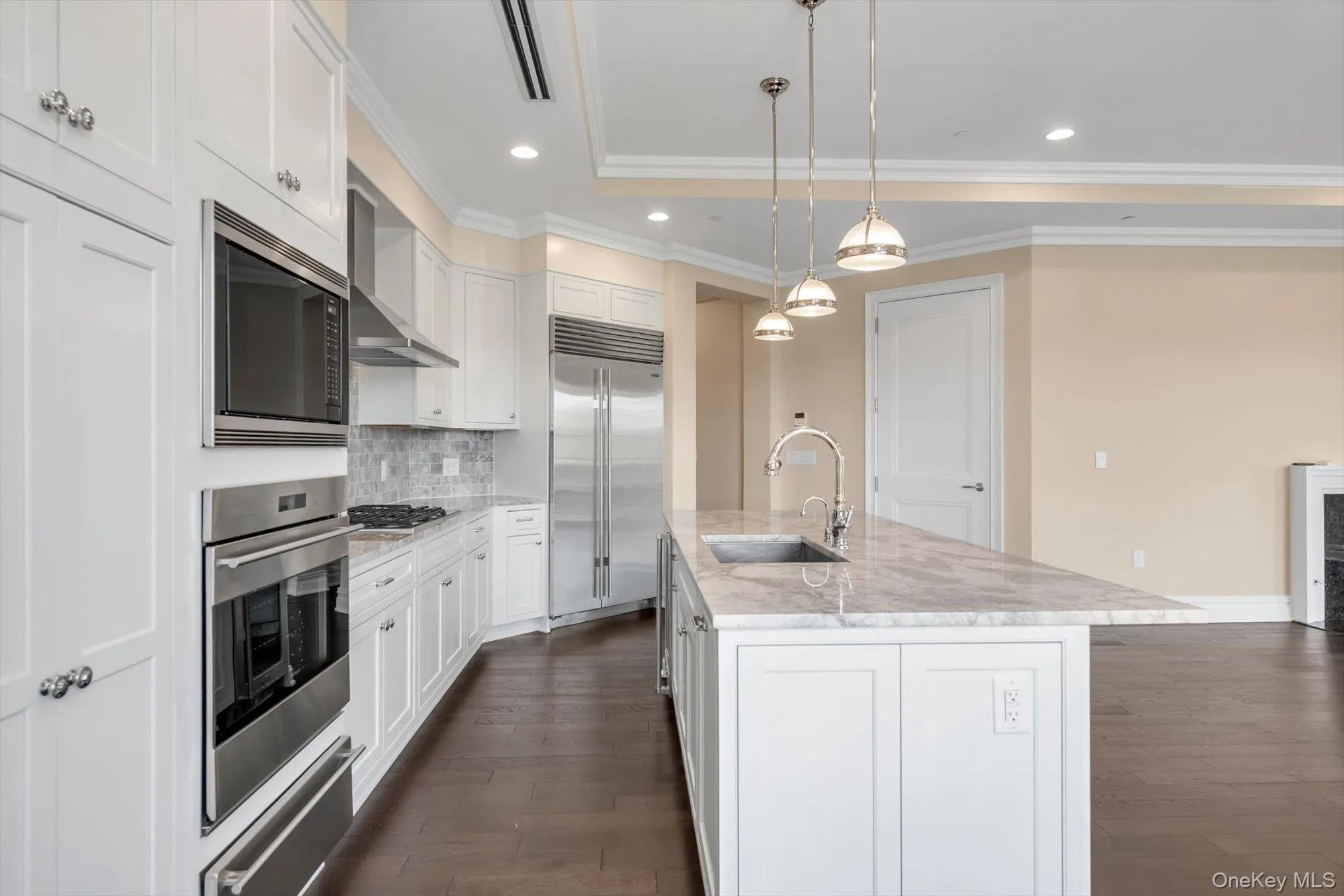 3000 Royal Court, North Hempstead, NY, 2 Bedrooms Bedrooms, 6 Rooms Rooms,2 BathroomsBathrooms,Residential,For Rent,Royal,0,1028278 3000 Royal Court, North Hempstead, NY, 2 Bedrooms Bedrooms, 6 Rooms Rooms,2 BathroomsBathrooms,Residential,For Rent,Royal,0,1028278