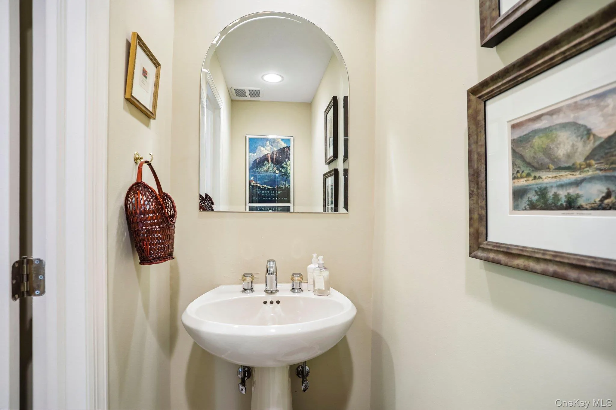15 Doral Greens Drive, Rye Town, NY, 3 Bedrooms Bedrooms, 7 Rooms Rooms,2 BathroomsBathrooms,Residential,For Rent,Doral Greens,0,1028282 15 Doral Greens Drive, Rye Town, NY, 3 Bedrooms Bedrooms, 7 Rooms Rooms,2 BathroomsBathrooms,Residential,For Rent,Doral Greens,0,1028282