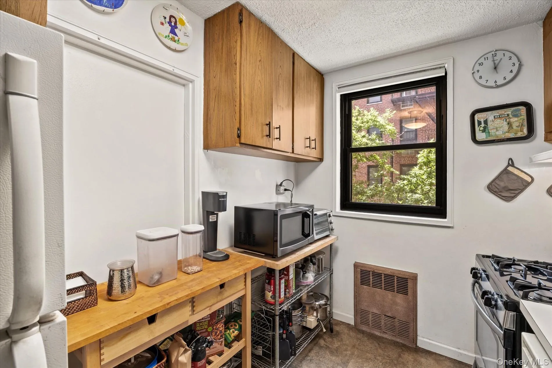 139-15 83rd Avenue, New York, NY, 3 Bedrooms Bedrooms, 6 Rooms Rooms,1 BathroomBathrooms,Residential,For Rent,83rd,0,1028285 139-15 83rd Avenue, New York, NY, 3 Bedrooms Bedrooms, 6 Rooms Rooms,1 BathroomBathrooms,Residential,For Rent,83rd,0,1028285