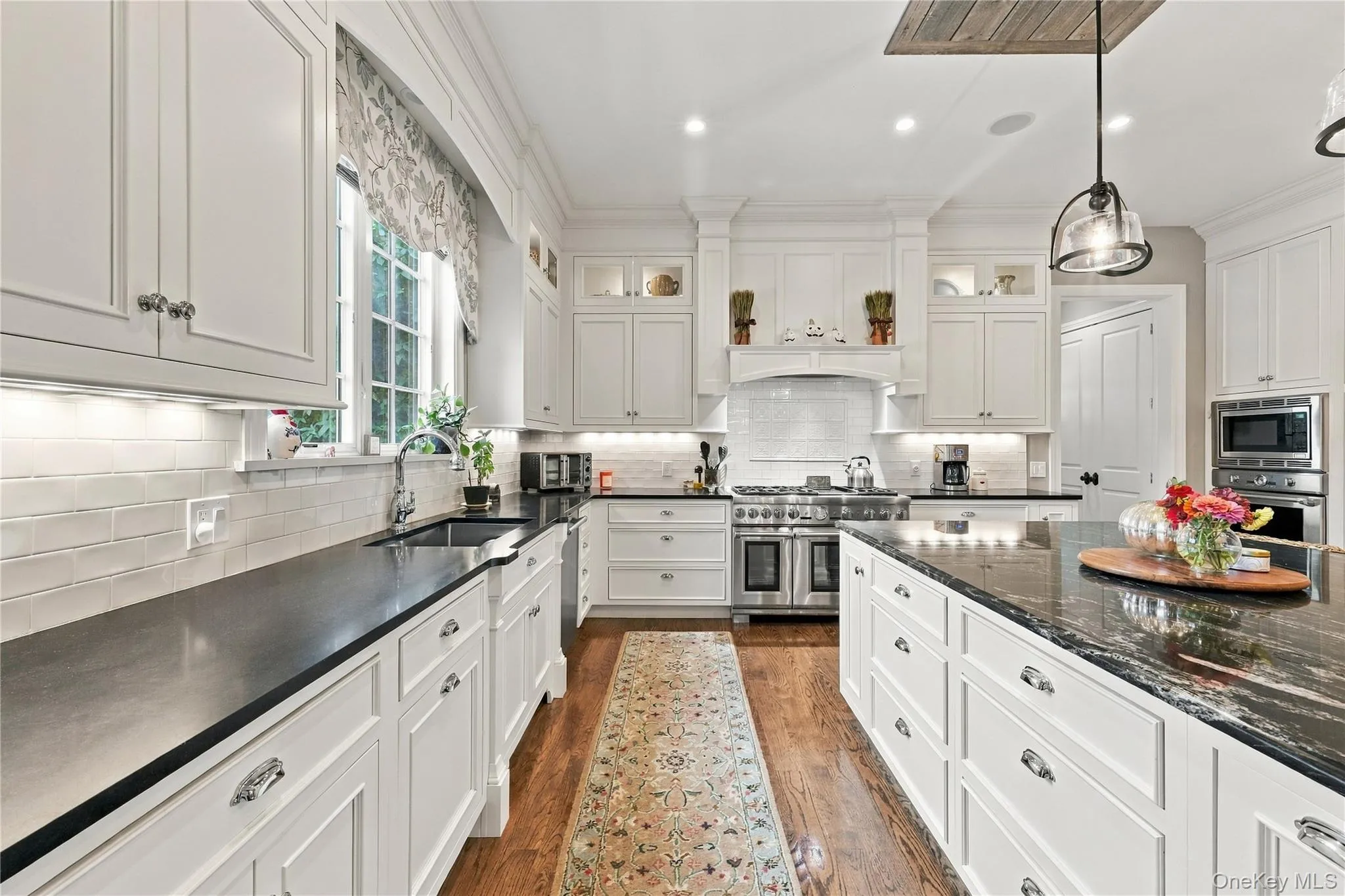 43 Shore Road, Southampton, NY, 4 Bedrooms Bedrooms, 8 Rooms Rooms,3 BathroomsBathrooms,Residential,For Rent,Shore,0,1028286 43 Shore Road, Southampton, NY, 4 Bedrooms Bedrooms, 8 Rooms Rooms,3 BathroomsBathrooms,Residential,For Rent,Shore,0,1028286