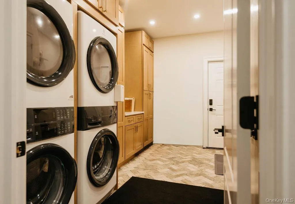 7 Brescia Boulevard, East Fishkill, NY, 4 Bedrooms Bedrooms, 8 Rooms Rooms,3 BathroomsBathrooms,Residential,For Rent,Brescia,0,1028297 7 Brescia Boulevard, East Fishkill, NY, 4 Bedrooms Bedrooms, 8 Rooms Rooms,3 BathroomsBathrooms,Residential,For Rent,Brescia,0,1028297