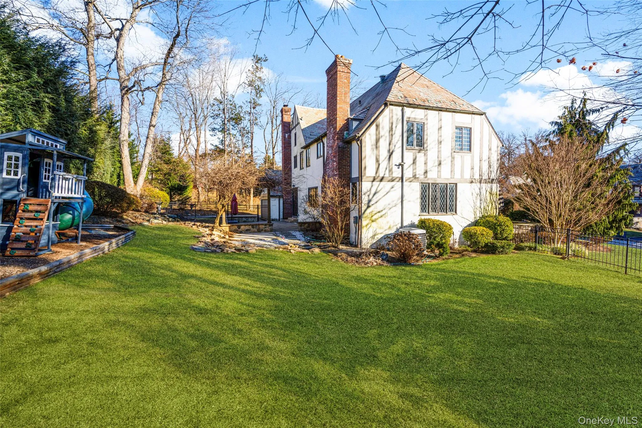 22 Verdun Avenue, New Rochelle, NY, 4 Bedrooms Bedrooms, 8 Rooms Rooms,2 BathroomsBathrooms,Residential Lease,For Rent,Verdun,0,1028308 22 Verdun Avenue, New Rochelle, NY, 4 Bedrooms Bedrooms, 8 Rooms Rooms,2 BathroomsBathrooms,Residential Lease,For Rent,Verdun,0,1028308