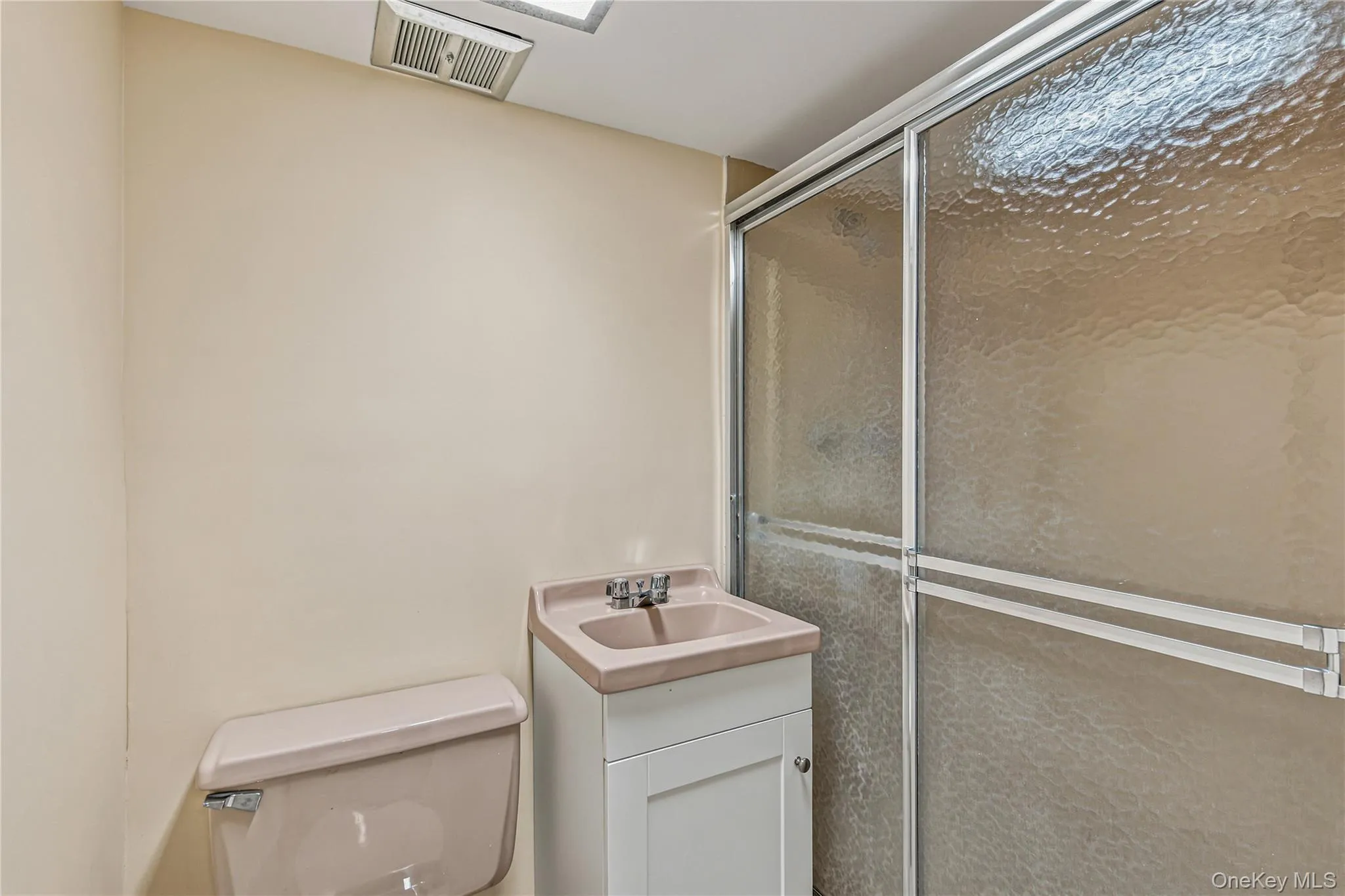 163 Laurel Drive, North Hempstead, NY, 3 Bedrooms Bedrooms, 6 Rooms Rooms,1 BathroomBathrooms,Residential,For Rent,Laurel,0,1028312 163 Laurel Drive, North Hempstead, NY, 3 Bedrooms Bedrooms, 6 Rooms Rooms,1 BathroomBathrooms,Residential,For Rent,Laurel,0,1028312