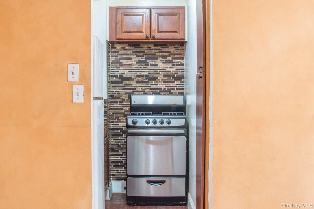 2015 Saint Paul Ave, New York, NY, 2 Rooms Rooms,1 BathroomBathrooms,Residential,For Rent,Saint Paul Ave,0,1028317 2015 Saint Paul Ave, New York, NY, 2 Rooms Rooms,1 BathroomBathrooms,Residential,For Rent,Saint Paul Ave,0,1028317