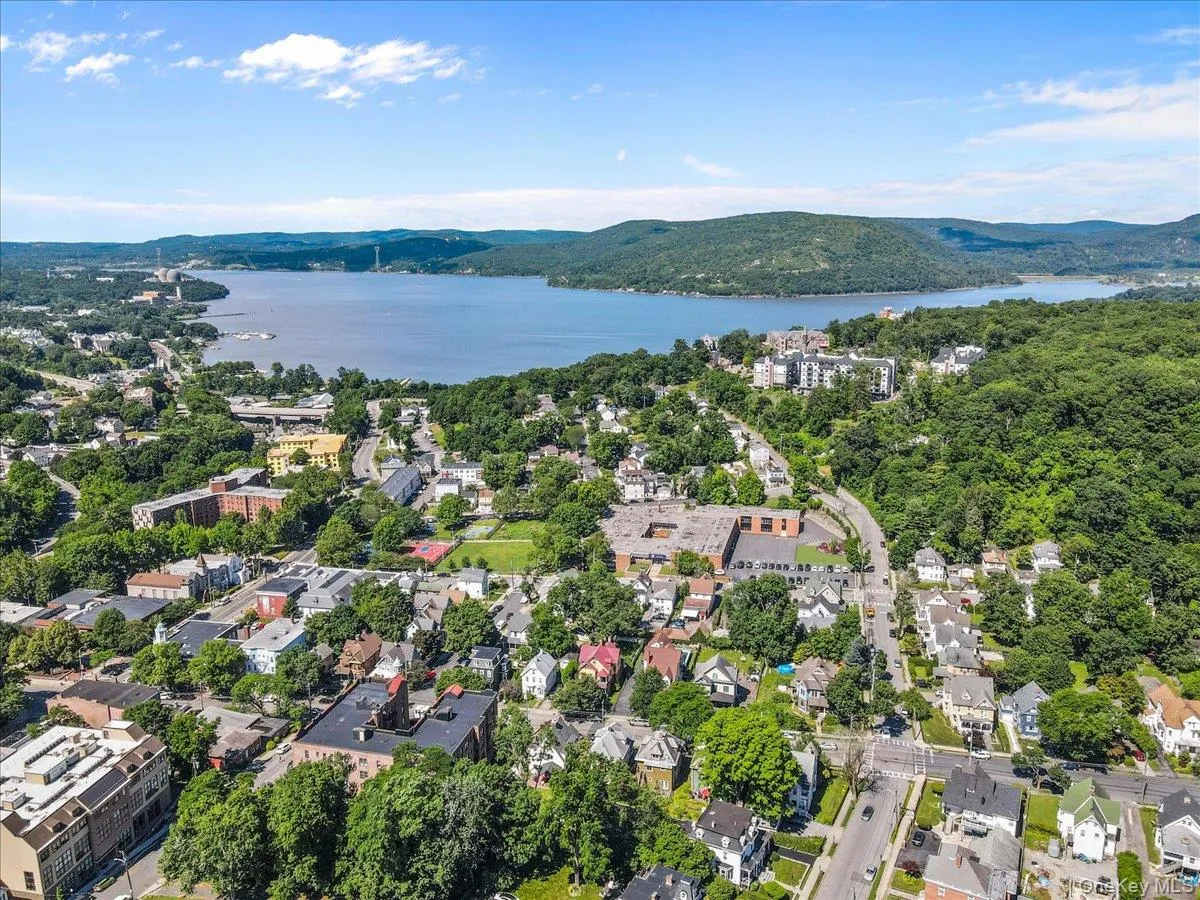 1630 Park Street, Peekskill, NY, 2 Bedrooms Bedrooms, 5 Rooms Rooms,1 BathroomBathrooms,Residential,For Rent,Park,0,1028318 1630 Park Street, Peekskill, NY, 2 Bedrooms Bedrooms, 5 Rooms Rooms,1 BathroomBathrooms,Residential,For Rent,Park,0,1028318