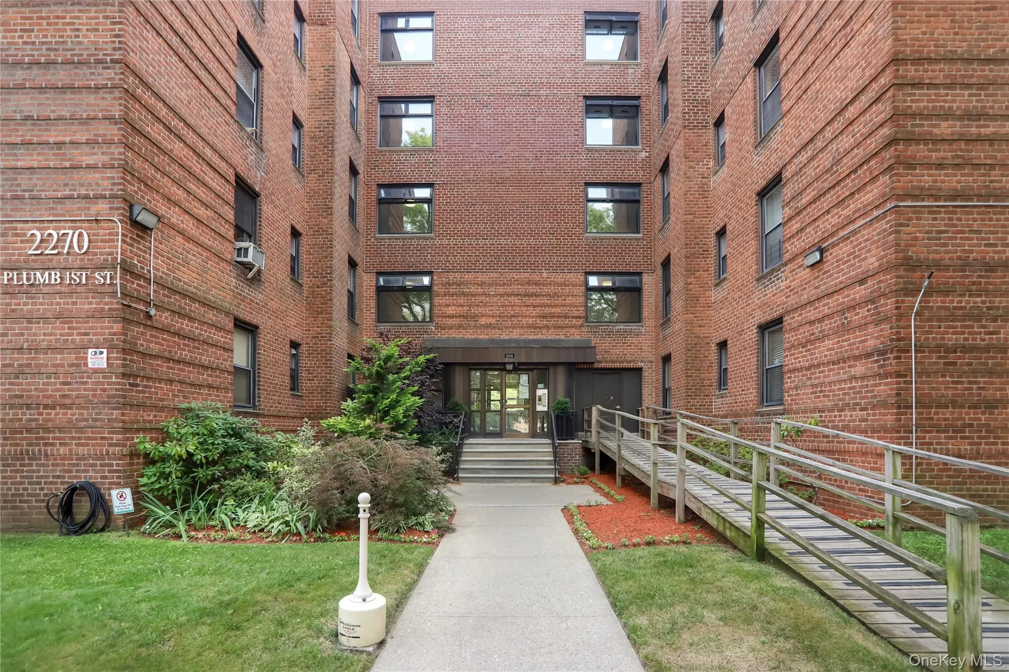 2270 Plumb 1st Street, New York, NY, 2 Bedrooms Bedrooms, 4 Rooms Rooms,1 BathroomBathrooms,Residential,For Rent,Plumb 1st,0,1028320 2270 Plumb 1st Street, New York, NY, 2 Bedrooms Bedrooms, 4 Rooms Rooms,1 BathroomBathrooms,Residential,For Rent,Plumb 1st,0,1028320