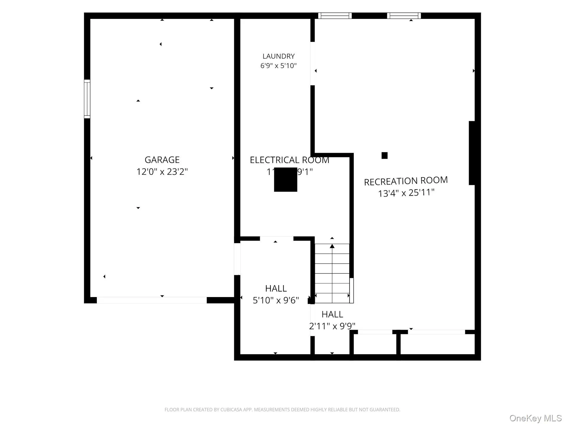 Estimated floor plan done by photographer. Estimated floor plan done by photographer.