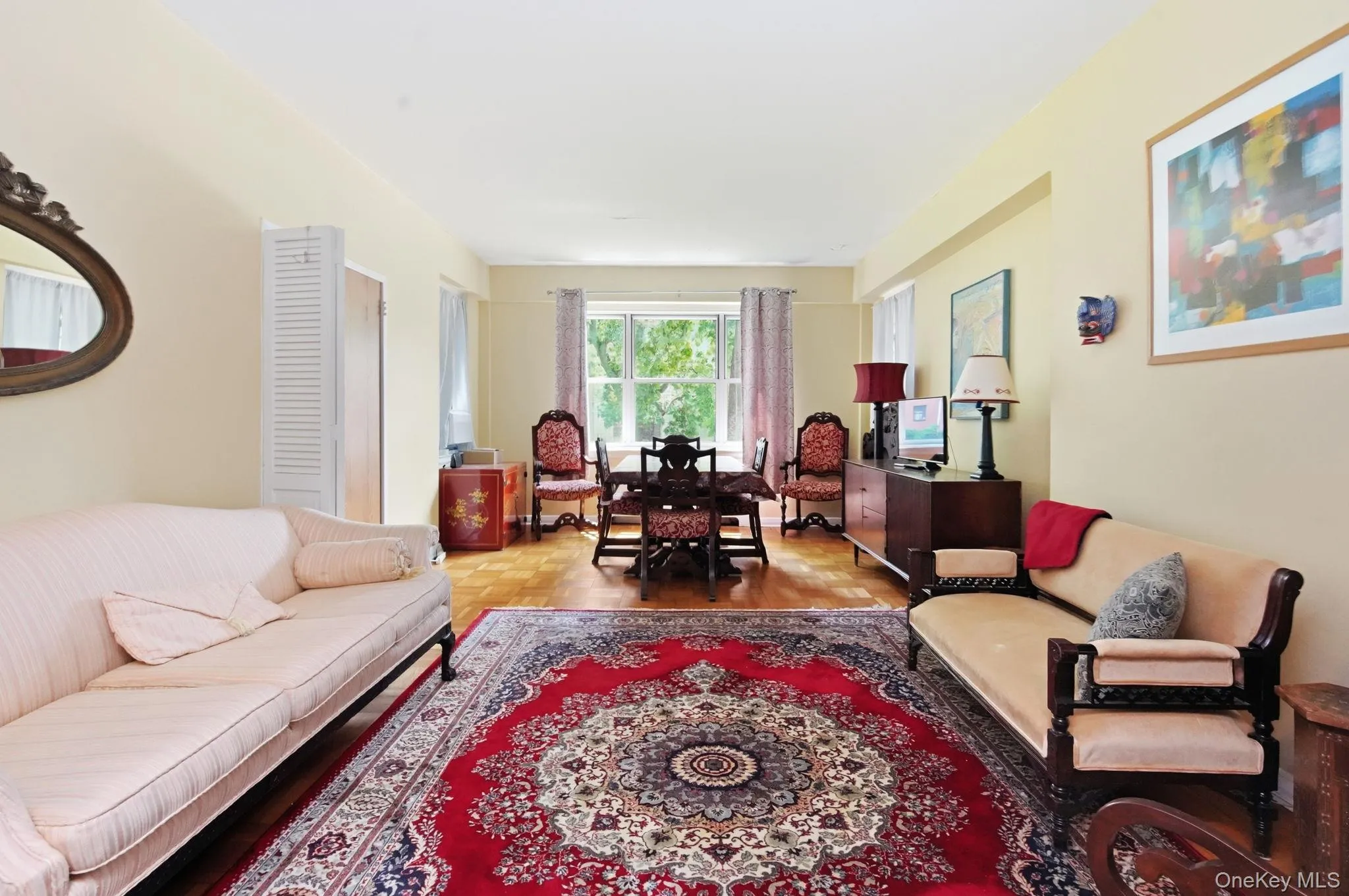 Spacious Living Room, Parquet Hard Wood Floors. Plenty of Natural Sunlight Spacious Living Room, Parquet Hard Wood Floors. Plenty of Natural Sunlight