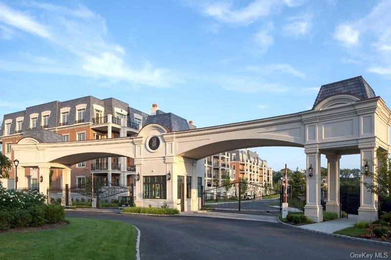 3000 Royal Court, North Hempstead, NY, 2 Bedrooms Bedrooms, 6 Rooms Rooms,2 BathroomsBathrooms,Residential Lease,For Rent,Royal,0,1028335 3000 Royal Court, North Hempstead, NY, 2 Bedrooms Bedrooms, 6 Rooms Rooms,2 BathroomsBathrooms,Residential Lease,For Rent,Royal,0,1028335