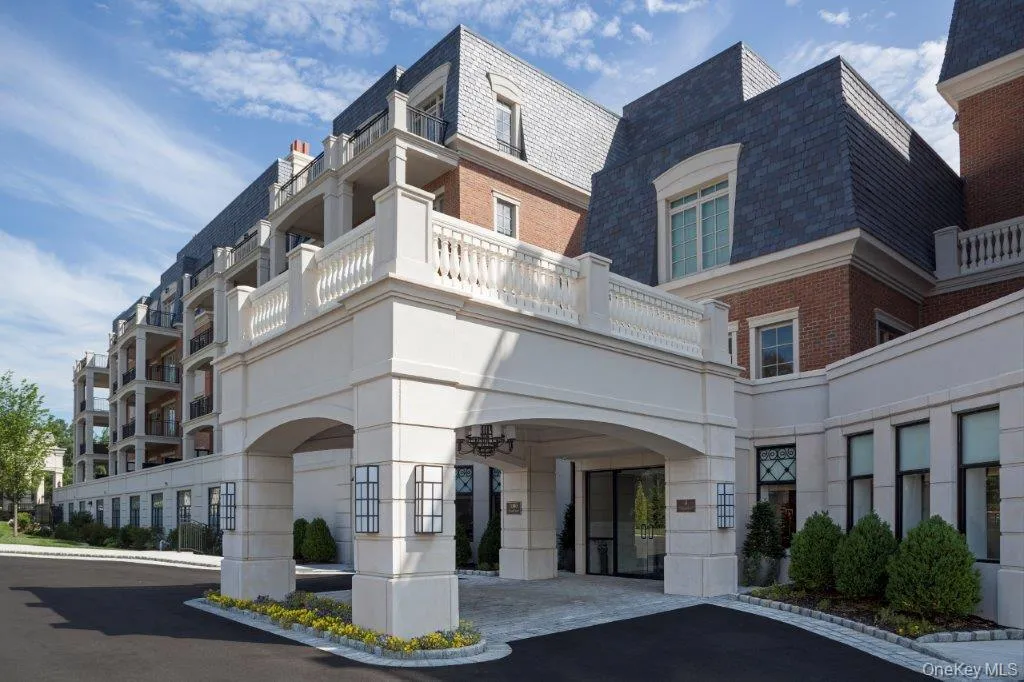 3000 Royal Court, North Hempstead, NY, 2 Bedrooms Bedrooms, 6 Rooms Rooms,2 BathroomsBathrooms,Residential Lease,For Rent,Royal,0,1028335 3000 Royal Court, North Hempstead, NY, 2 Bedrooms Bedrooms, 6 Rooms Rooms,2 BathroomsBathrooms,Residential Lease,For Rent,Royal,0,1028335