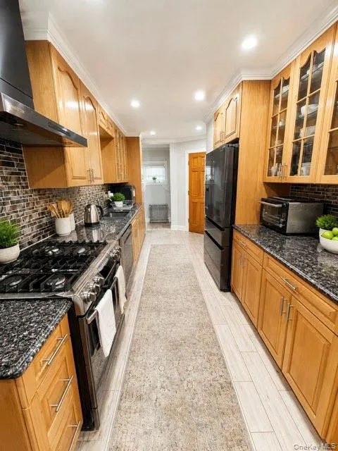 9440 Springfield Boulevard, New York, NY, 6 Bedrooms Bedrooms, 14 Rooms Rooms,3 BathroomsBathrooms,Residential,For Rent,Springfield,0,1028338 9440 Springfield Boulevard, New York, NY, 6 Bedrooms Bedrooms, 14 Rooms Rooms,3 BathroomsBathrooms,Residential,For Rent,Springfield,0,1028338
