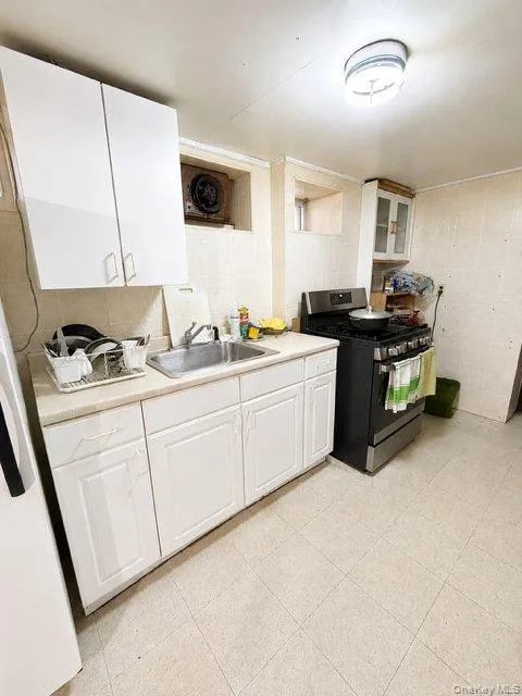 9440 Springfield Boulevard, New York, NY, 6 Bedrooms Bedrooms, 14 Rooms Rooms,3 BathroomsBathrooms,Residential,For Rent,Springfield,0,1028338 9440 Springfield Boulevard, New York, NY, 6 Bedrooms Bedrooms, 14 Rooms Rooms,3 BathroomsBathrooms,Residential,For Rent,Springfield,0,1028338