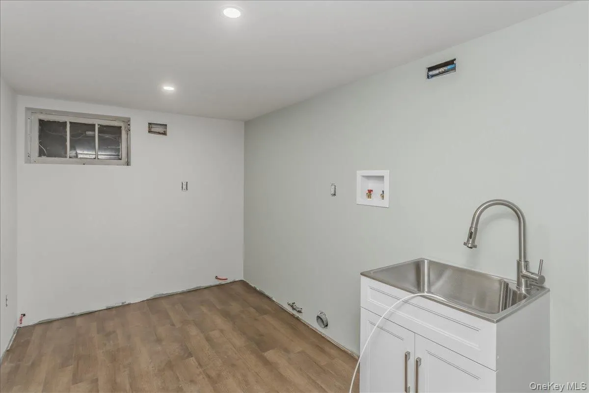 155 Carman Avenue, Hempstead, NY, 4 Bedrooms Bedrooms, 8 Rooms Rooms,2 BathroomsBathrooms,Residential,For Rent,Carman,0,1028340 155 Carman Avenue, Hempstead, NY, 4 Bedrooms Bedrooms, 8 Rooms Rooms,2 BathroomsBathrooms,Residential,For Rent,Carman,0,1028340