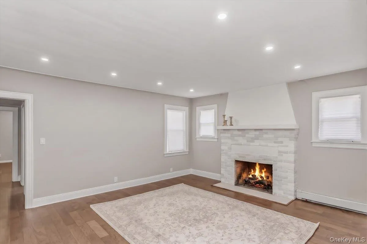 155 Carman Avenue, Hempstead, NY, 4 Bedrooms Bedrooms, 8 Rooms Rooms,2 BathroomsBathrooms,Residential,For Rent,Carman,0,1028340 155 Carman Avenue, Hempstead, NY, 4 Bedrooms Bedrooms, 8 Rooms Rooms,2 BathroomsBathrooms,Residential,For Rent,Carman,0,1028340