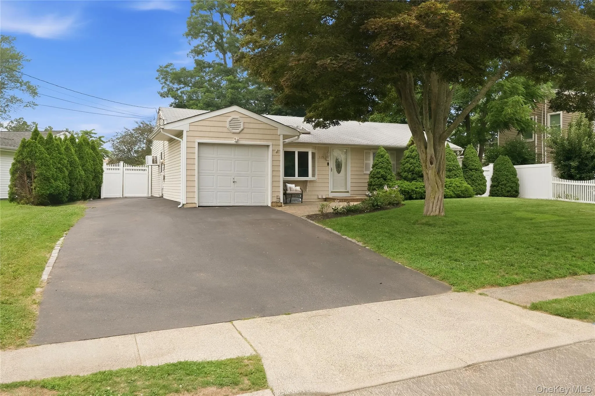 115 Argyle Avenue, Brookhaven, NY, 3 Bedrooms Bedrooms, 7 Rooms Rooms,2 BathroomsBathrooms,Residential,For Rent,Argyle,0,1028343 115 Argyle Avenue, Brookhaven, NY, 3 Bedrooms Bedrooms, 7 Rooms Rooms,2 BathroomsBathrooms,Residential,For Rent,Argyle,0,1028343