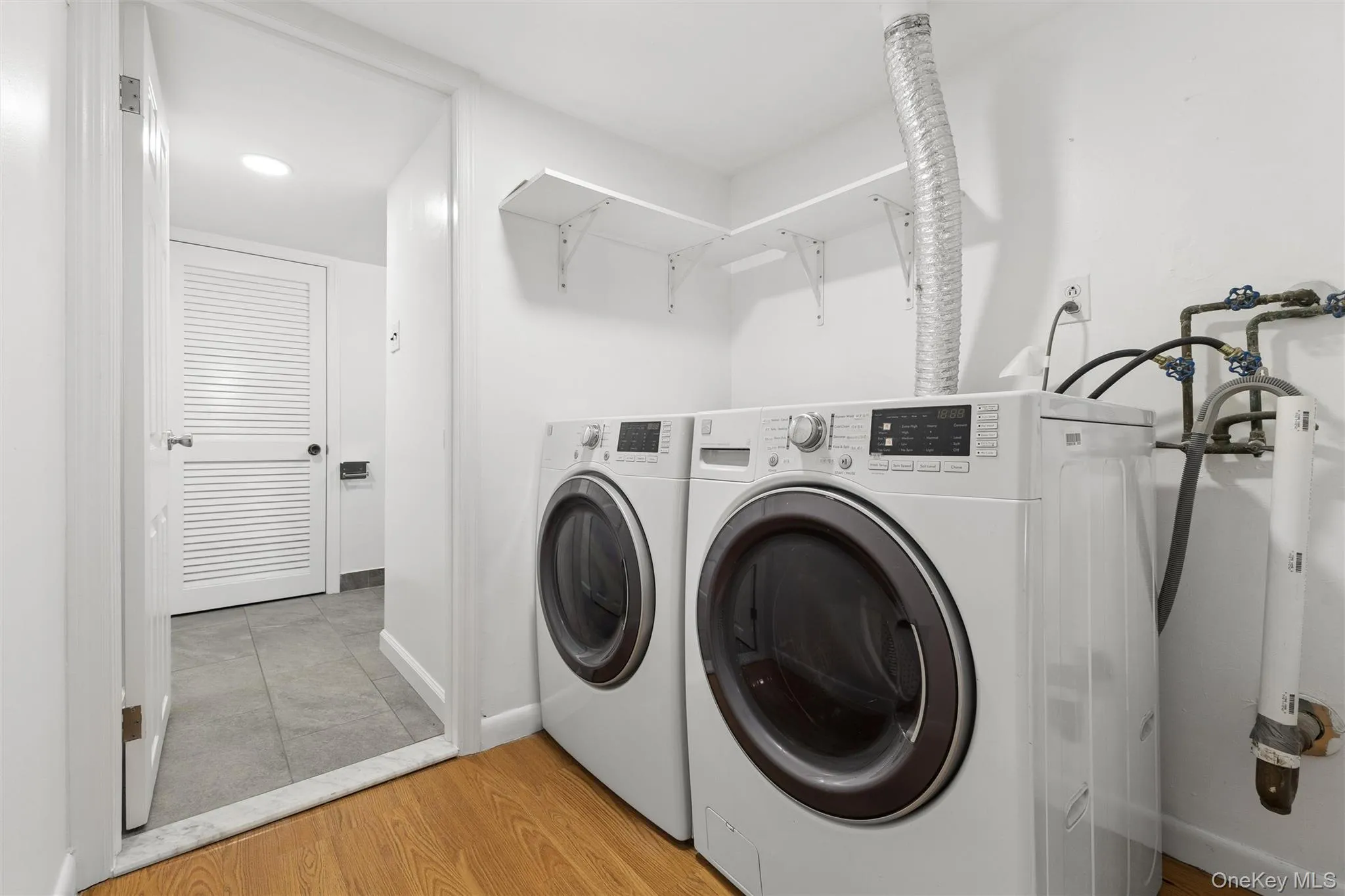 Front load washer/dryer Front load washer/dryer