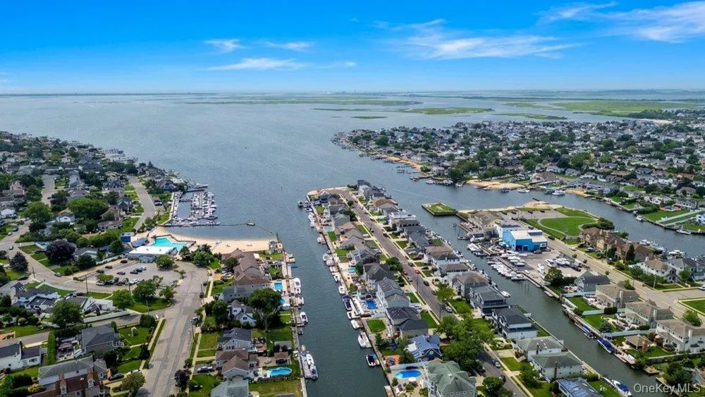 57 Beach Road, Oyster Bay, NY, 3 Bedrooms Bedrooms, 7 Rooms Rooms,3 BathroomsBathrooms,Residential,For Rent,Beach,0,1028348 57 Beach Road, Oyster Bay, NY, 3 Bedrooms Bedrooms, 7 Rooms Rooms,3 BathroomsBathrooms,Residential,For Rent,Beach,0,1028348