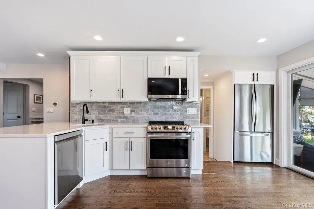 57 Beach Road, Oyster Bay, NY, 3 Bedrooms Bedrooms, 7 Rooms Rooms,3 BathroomsBathrooms,Residential,For Rent,Beach,0,1028348 57 Beach Road, Oyster Bay, NY, 3 Bedrooms Bedrooms, 7 Rooms Rooms,3 BathroomsBathrooms,Residential,For Rent,Beach,0,1028348
