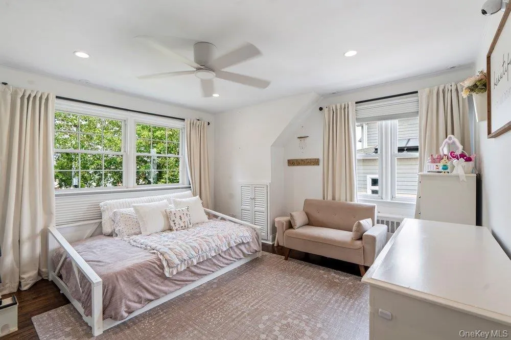57 Beach Road, Oyster Bay, NY, 3 Bedrooms Bedrooms, 7 Rooms Rooms,3 BathroomsBathrooms,Residential,For Rent,Beach,0,1028348 57 Beach Road, Oyster Bay, NY, 3 Bedrooms Bedrooms, 7 Rooms Rooms,3 BathroomsBathrooms,Residential,For Rent,Beach,0,1028348