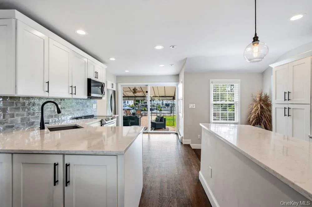 57 Beach Road, Oyster Bay, NY, 3 Bedrooms Bedrooms, 7 Rooms Rooms,3 BathroomsBathrooms,Residential,For Rent,Beach,0,1028348 57 Beach Road, Oyster Bay, NY, 3 Bedrooms Bedrooms, 7 Rooms Rooms,3 BathroomsBathrooms,Residential,For Rent,Beach,0,1028348