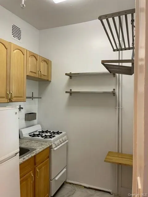 413 82 Street, New York, NY, 4 Rooms Rooms,1 BathroomBathrooms,Residential Lease,For Rent,82,0,1028349 413 82 Street, New York, NY, 4 Rooms Rooms,1 BathroomBathrooms,Residential Lease,For Rent,82,0,1028349