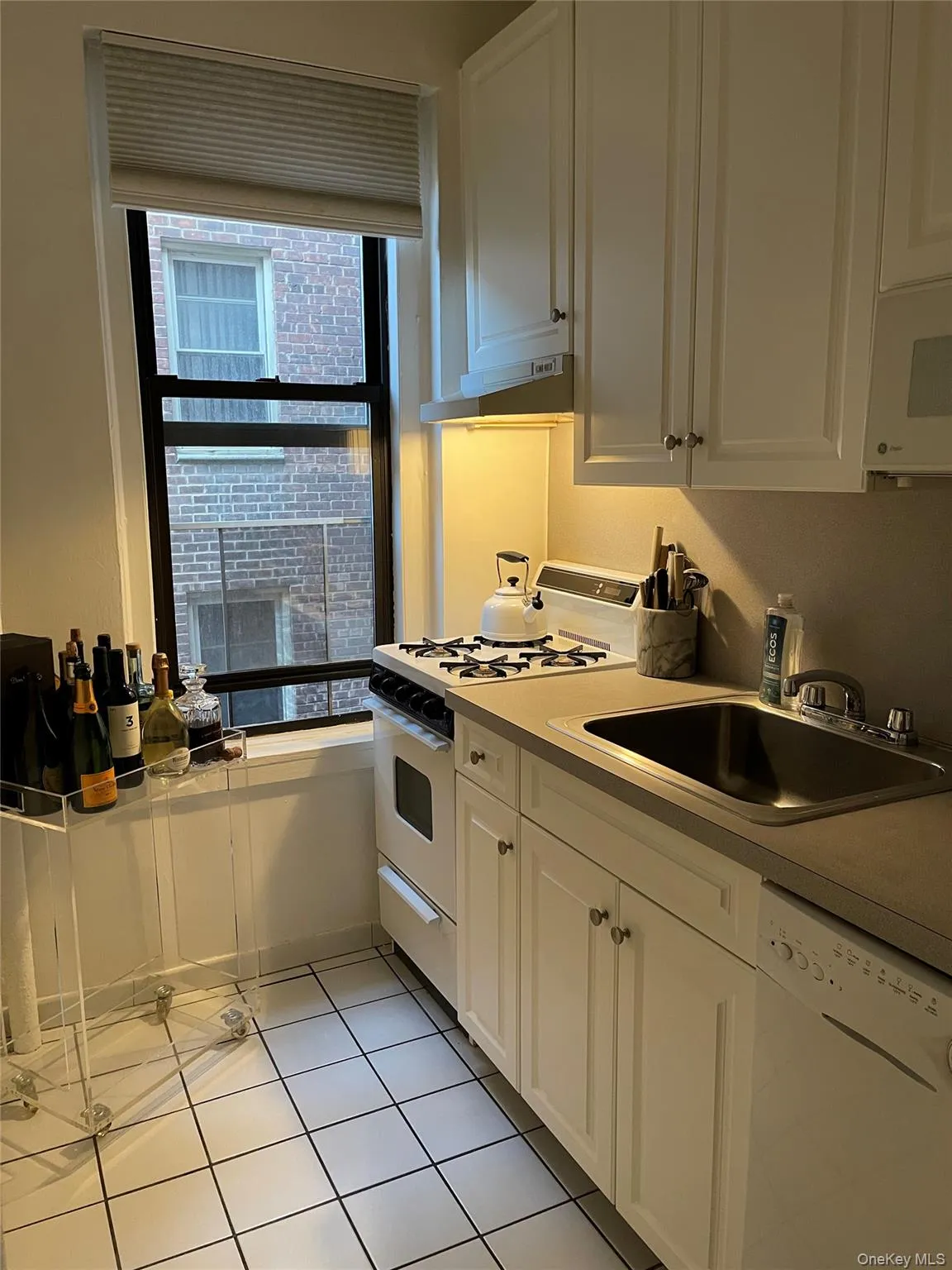 221 76 Street, New York, NY, 4 Rooms Rooms,1 BathroomBathrooms,Residential Lease,For Rent,76,0,1028349 221 76 Street, New York, NY, 4 Rooms Rooms,1 BathroomBathrooms,Residential Lease,For Rent,76,0,1028349