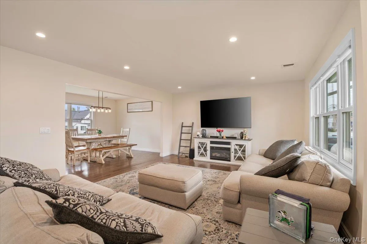 2548 Ocean Avenue, Oyster Bay, NY, 4 Bedrooms Bedrooms, 9 Rooms Rooms,2 BathroomsBathrooms,Residential,For Rent,Ocean,0,1028357 2548 Ocean Avenue, Oyster Bay, NY, 4 Bedrooms Bedrooms, 9 Rooms Rooms,2 BathroomsBathrooms,Residential,For Rent,Ocean,0,1028357