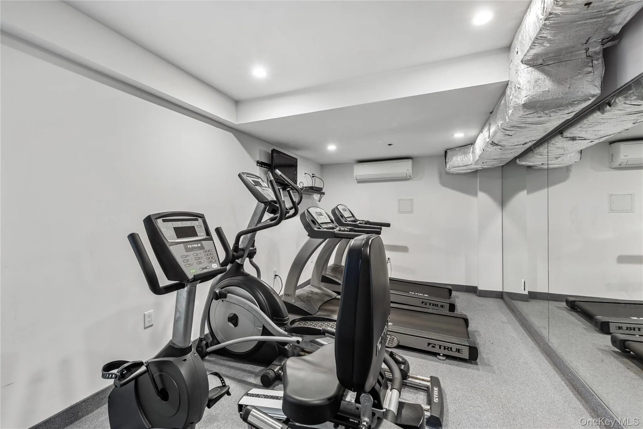 43-12 214th Place, New York, NY, 2 Bedrooms Bedrooms, 5 Rooms Rooms,2 BathroomsBathrooms,Residential,For Rent,214th,0,1028358 43-12 214th Place, New York, NY, 2 Bedrooms Bedrooms, 5 Rooms Rooms,2 BathroomsBathrooms,Residential,For Rent,214th,0,1028358