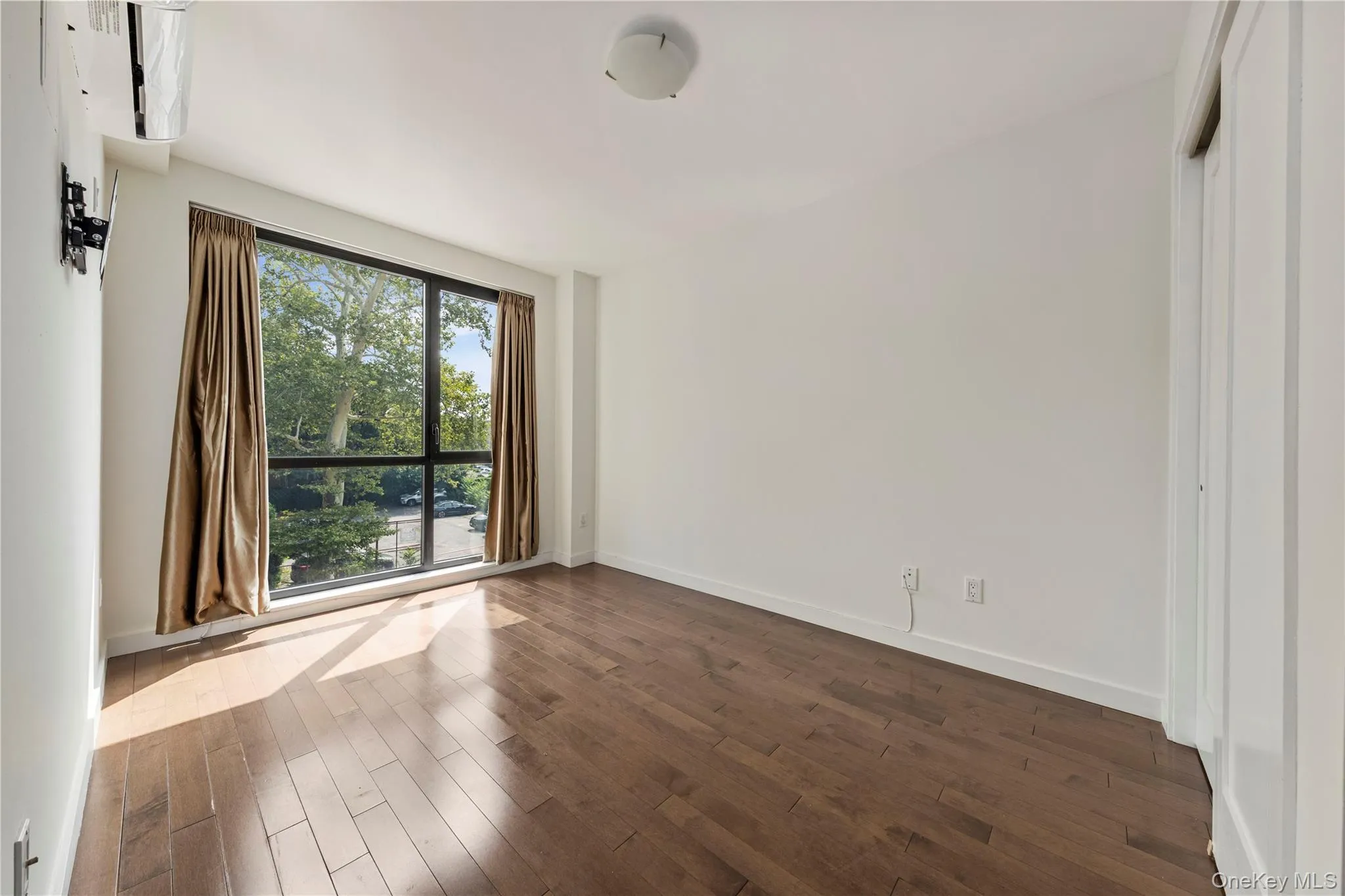 43-12 214th Place, New York, NY, 2 Bedrooms Bedrooms, 5 Rooms Rooms,2 BathroomsBathrooms,Residential,For Rent,214th,0,1028358 43-12 214th Place, New York, NY, 2 Bedrooms Bedrooms, 5 Rooms Rooms,2 BathroomsBathrooms,Residential,For Rent,214th,0,1028358