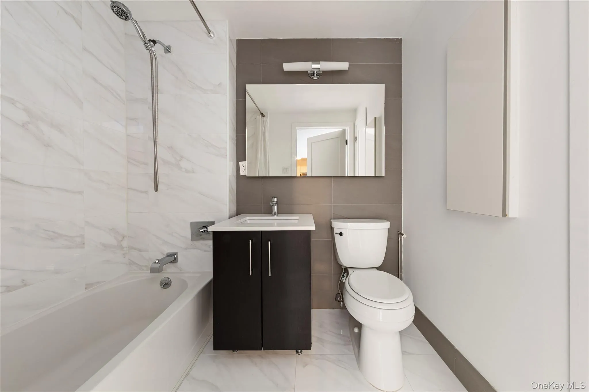 43-12 214th Place, New York, NY, 2 Bedrooms Bedrooms, 5 Rooms Rooms,2 BathroomsBathrooms,Residential,For Rent,214th,0,1028358 43-12 214th Place, New York, NY, 2 Bedrooms Bedrooms, 5 Rooms Rooms,2 BathroomsBathrooms,Residential,For Rent,214th,0,1028358