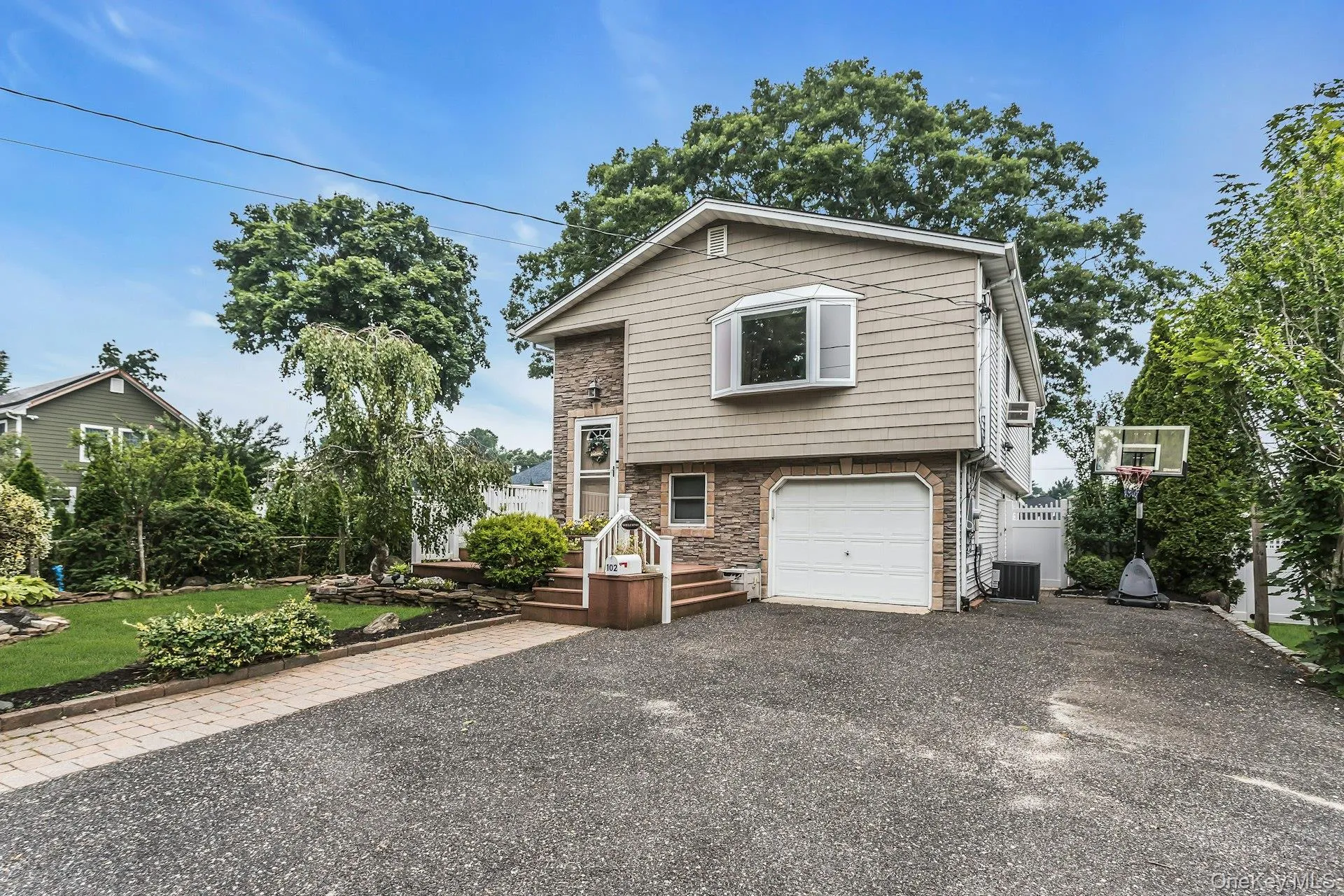102 Willett Avenue, Islip, NY, 4 Bedrooms Bedrooms, 9 Rooms Rooms,2 BathroomsBathrooms,Residential,For Rent,Willett,0,1028363 102 Willett Avenue, Islip, NY, 4 Bedrooms Bedrooms, 9 Rooms Rooms,2 BathroomsBathrooms,Residential,For Rent,Willett,0,1028363