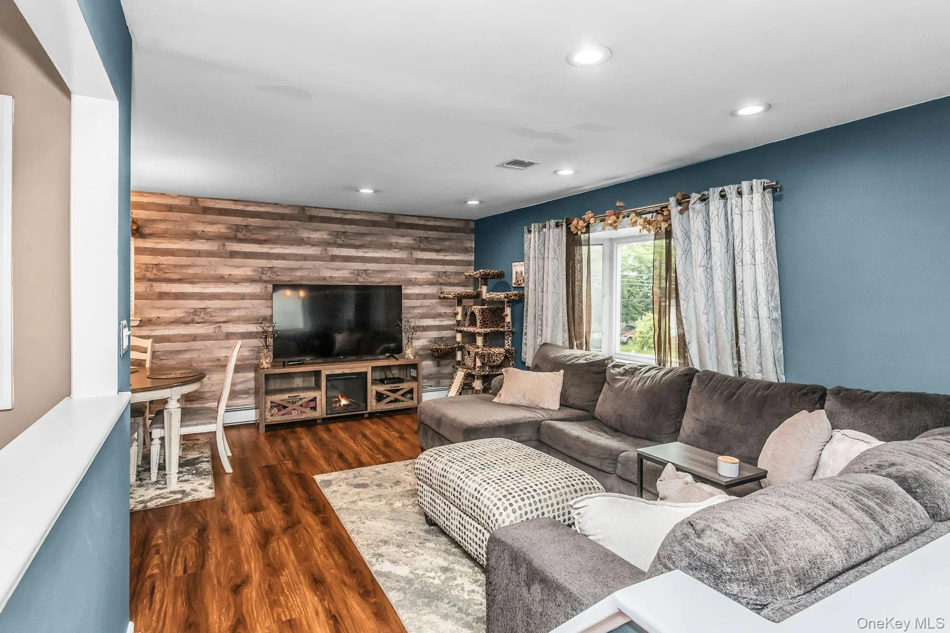 102 Willett Avenue, Islip, NY, 4 Bedrooms Bedrooms, 9 Rooms Rooms,2 BathroomsBathrooms,Residential,For Rent,Willett,0,1028363 102 Willett Avenue, Islip, NY, 4 Bedrooms Bedrooms, 9 Rooms Rooms,2 BathroomsBathrooms,Residential,For Rent,Willett,0,1028363